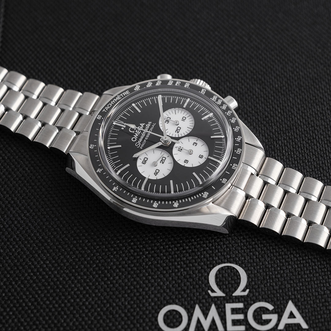 Omega Speedmaster “Reverse Panda”