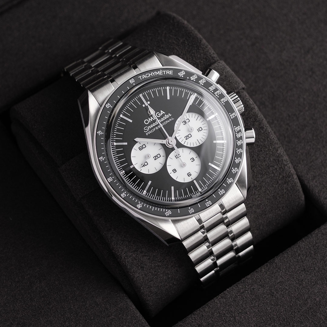 Omega Speedmaster “Reverse Panda”
